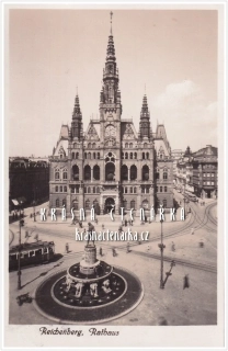 LIBEREC, Radnice, náměstí a Metznerova kašna