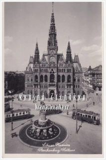 LIBEREC, Radnice, náměstí a Metznerova kašna
