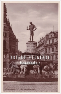LIBEREC, Radnice, náměstí a Metznerova kašna