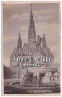LIBEREC, Radnice, náměstí a Metznerova kašna