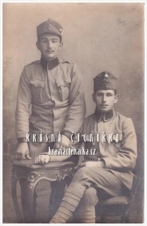 VOJENSKÁ (vojáci, ateliérová fotografie)