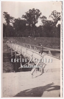 VOJENSKÁ, Voják na mostě