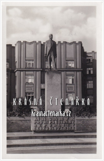 HRADEC KRÁLOVÉ, Masarykovo náměstí a pomník T. G. Masaryka