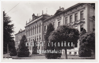 CHLUMEC NAD CIDLINOU, Škola
