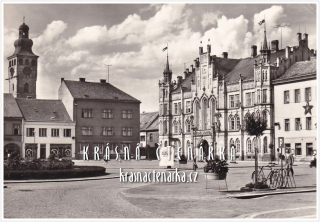 NOVÝ BYDŽOV, Náměstí