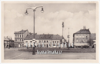 NOVÝ BYDŽOV, Náměstí