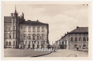 NOVÝ BYDŽOV, Náměstí