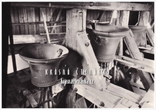 ROVENSKO POD TROSKAMI, Rebelantské zvony