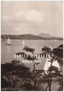 MÁCHOVO JEZERO s plachetnicemi