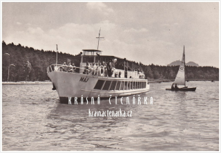 MÁCHOVO JEZERO a motorový člun Máj