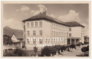 MIMOŇ, Škola