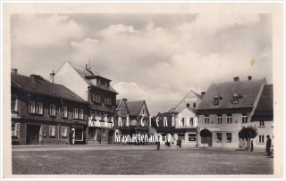 MIMOŇ, Náměstí