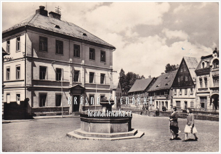 CHŘIBSKÁ, Náměstí