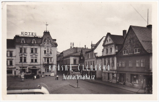 ČESKÁ KAMENICE, Náměstí a hotel Slavie