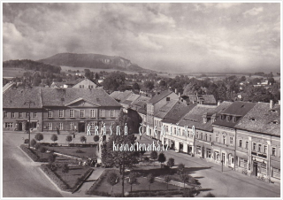 ŠLUKNOV, Náměstí Míru