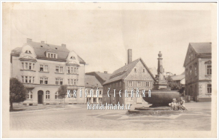 ŠLUKNOV, Náměstí Míru