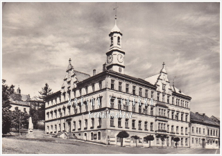 BENEŠOV NAD PLOUČNICÍ, Radnice