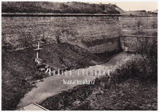 TEREZÍN, Malá pevnost a památník Terezín