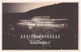LUHAČOVICE, Společenský dům v noci