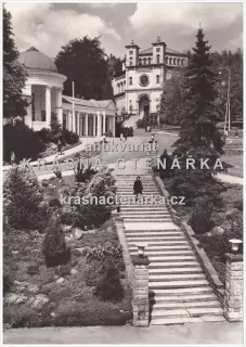 MARIÁNSKÉ LÁZNĚ (kolonáda Rudolfův a Karolinin pramen, také kostel Nanebevzetí Panny Marie)