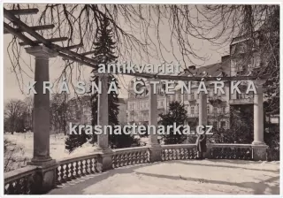 MARIÁNSKÉ LÁZNĚ (pohled do lázeňského parku) 