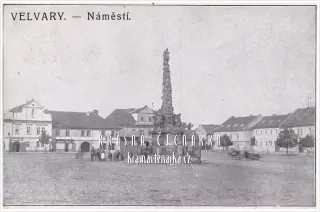 VELVARY, Náměstí
