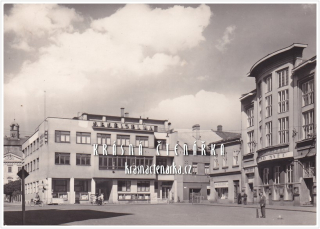 HOLEŠOV, Kino a spořitelna