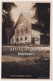 CHATA U PRAMENE VLTAVY