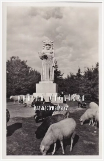 Socha RADEGAST s ovcemi