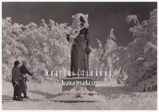 Socha RADEGAST s lyžaři