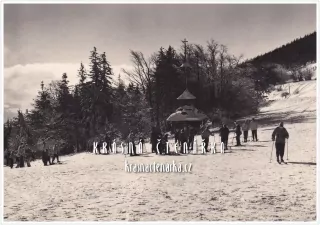 ZVONIČKA PUSTEVNY i s lyžaři