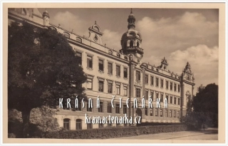 TURNOV, Škola
